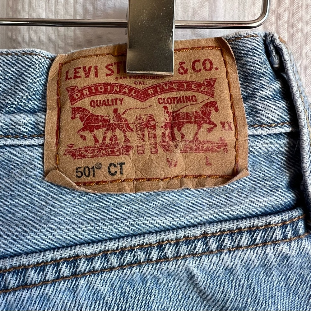 LEVIS 501 CT Jeans Men 28x34 (Actual 32x28) Button Fly Distressed Ripped Light - Picture 5 of 5